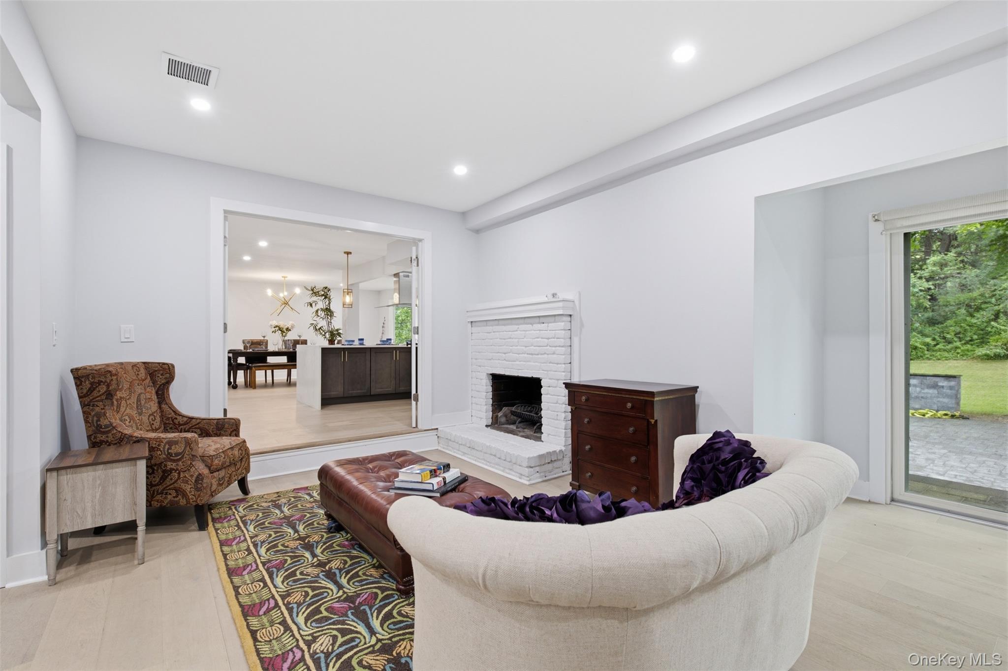 455 Deer Park Road Property Photo 7