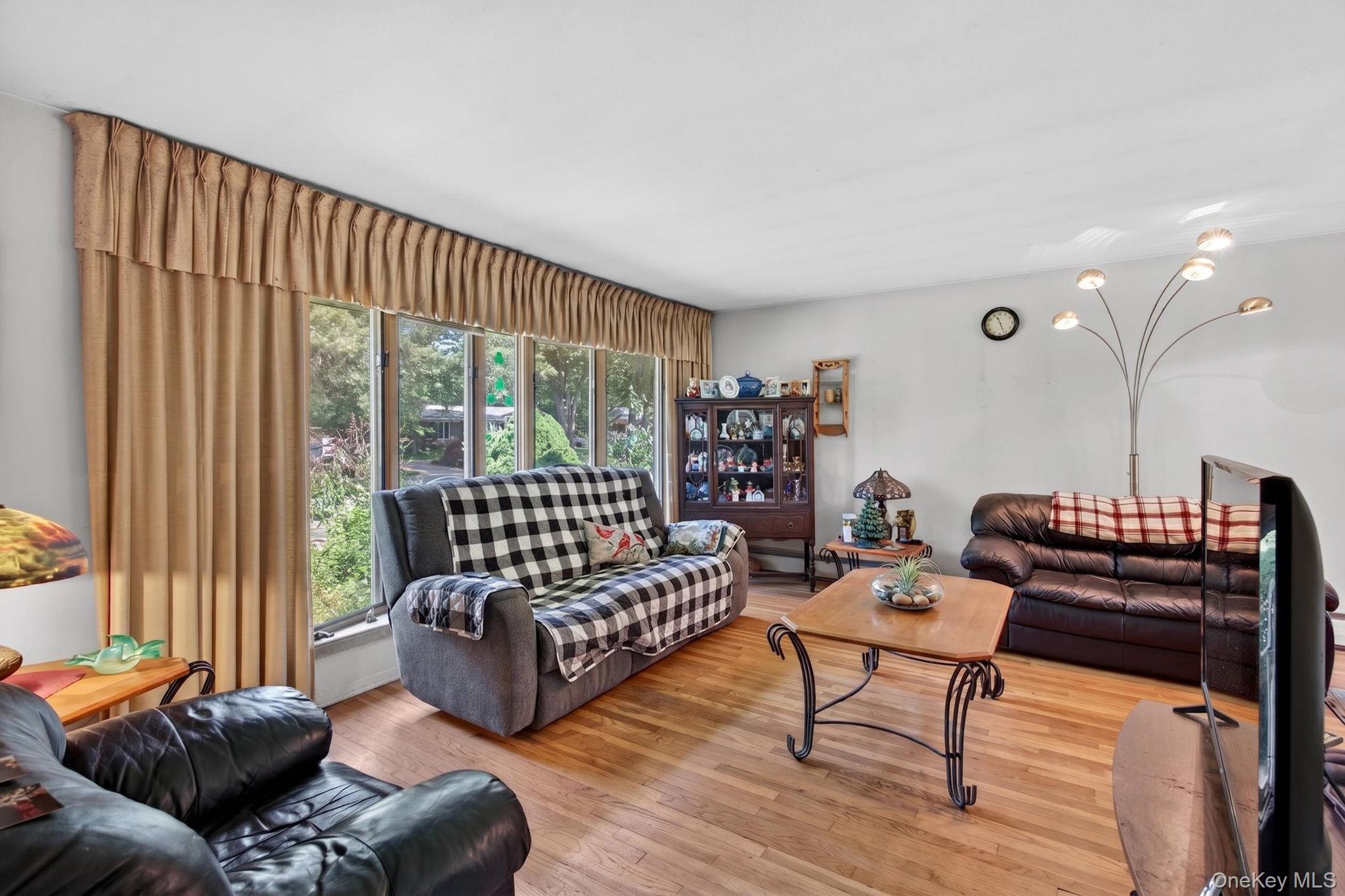 14 Mark Drive Property Photo 8