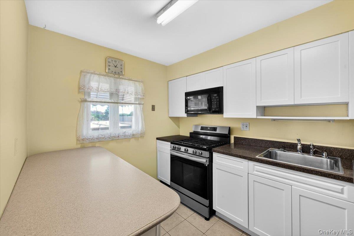72-41 52 Avenue Property Photo 4