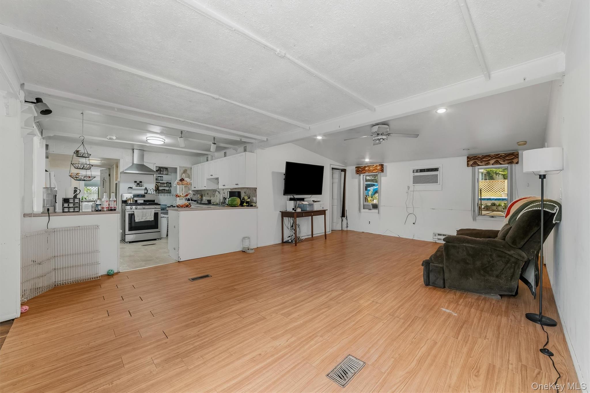 2296 Crompond Road Property Photo 11