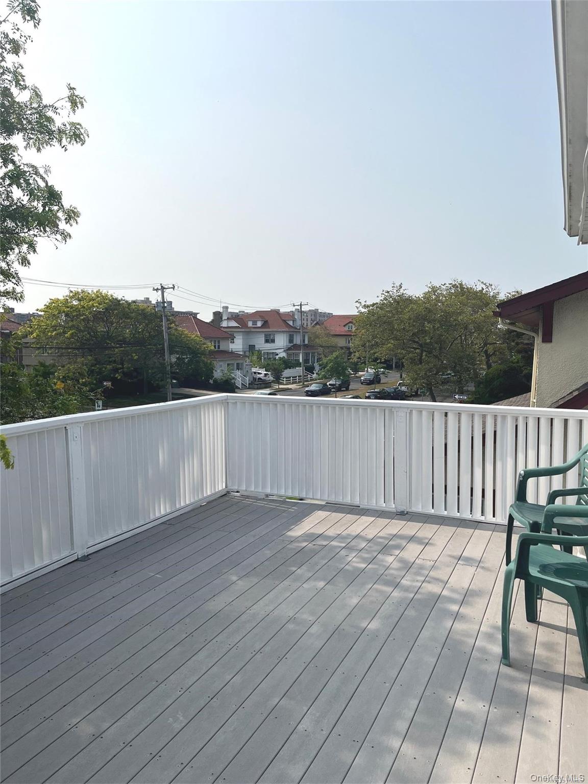 307 Magnolia Boulevard Upper Property Photo 15