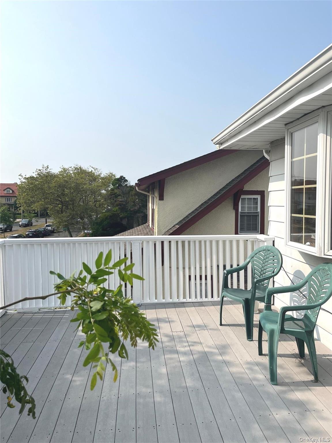 307 Magnolia Boulevard Upper Property Photo 16