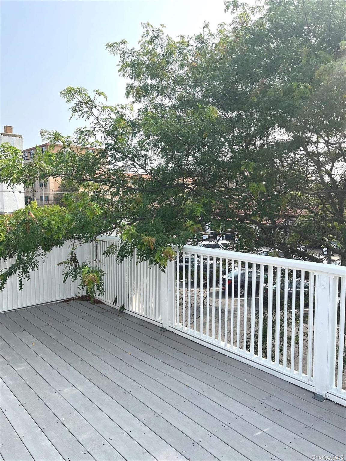 307 Magnolia Boulevard Upper Property Photo 17