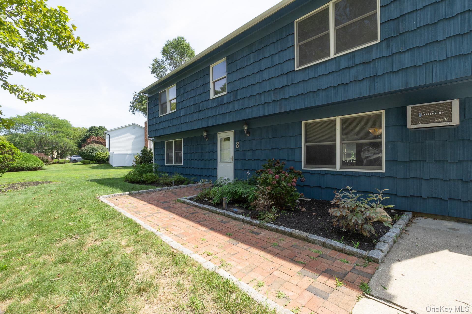 8 Long Meadow Place Property Photo 2