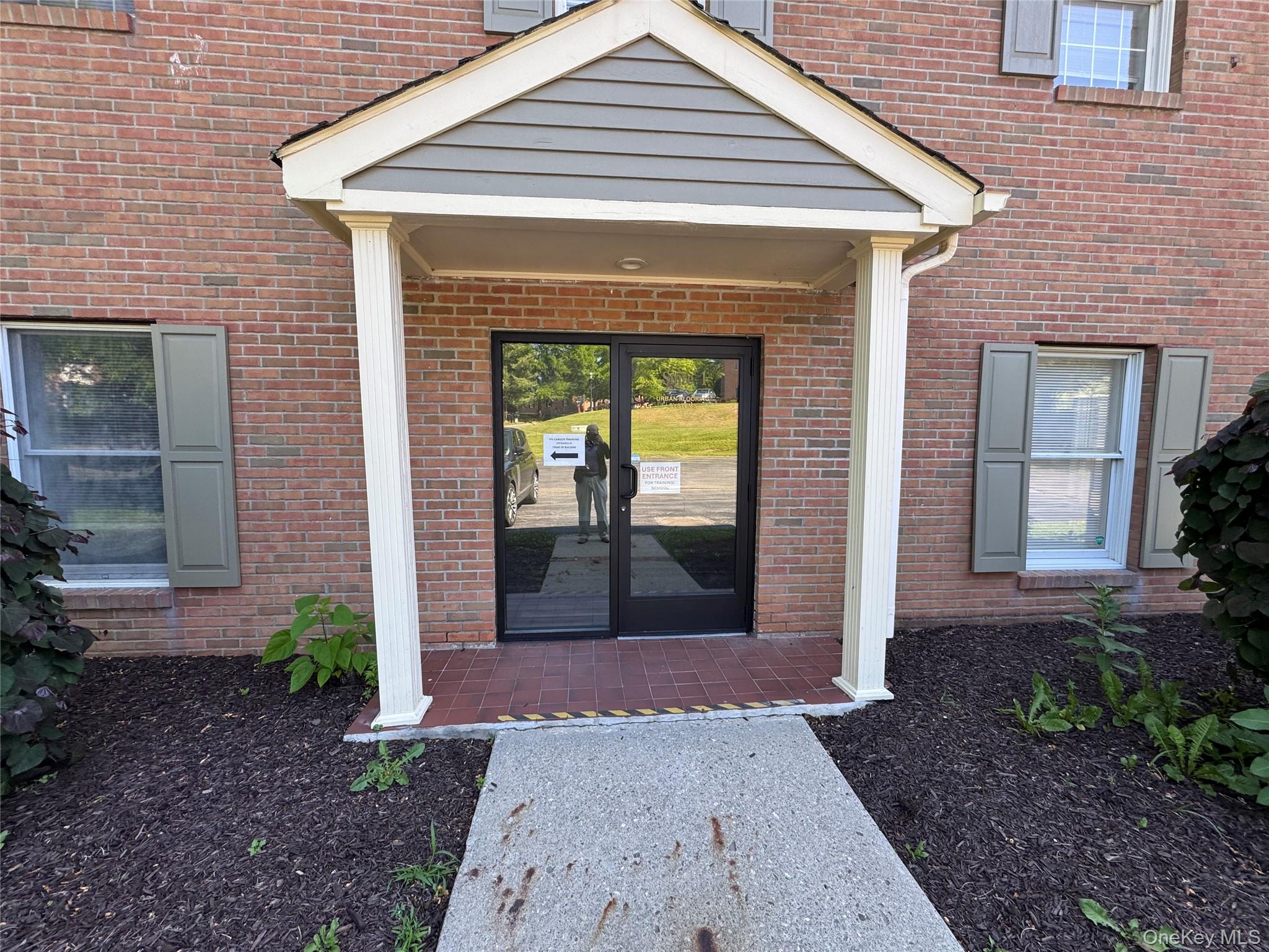 300 Stony Brook Court Suite 1 Property Photo 6