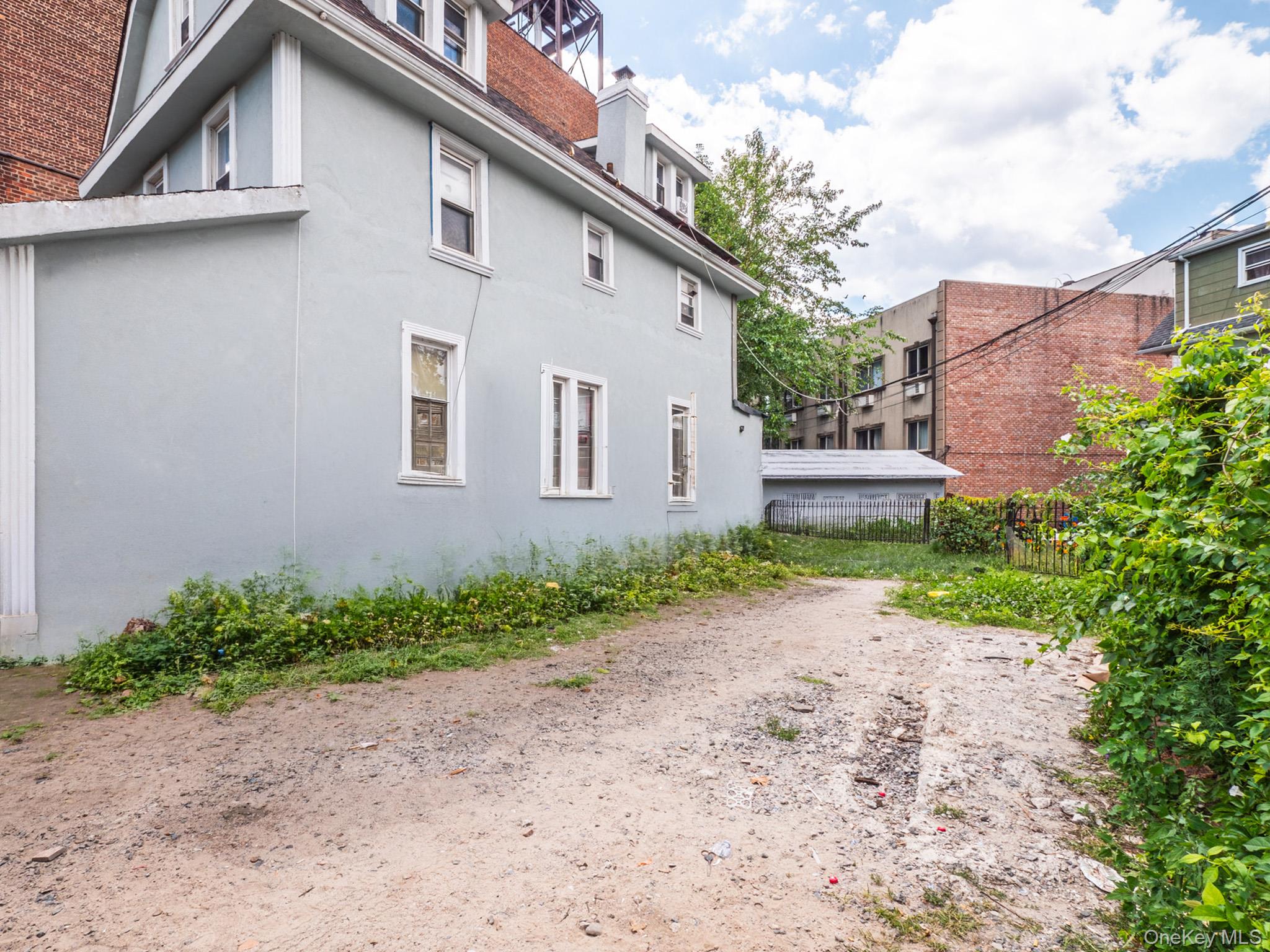 11614 Bessemer Street Property Photo 3