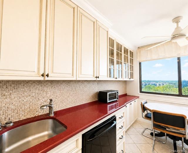 27110 Grand Central Parkway 7v Property Photo 15