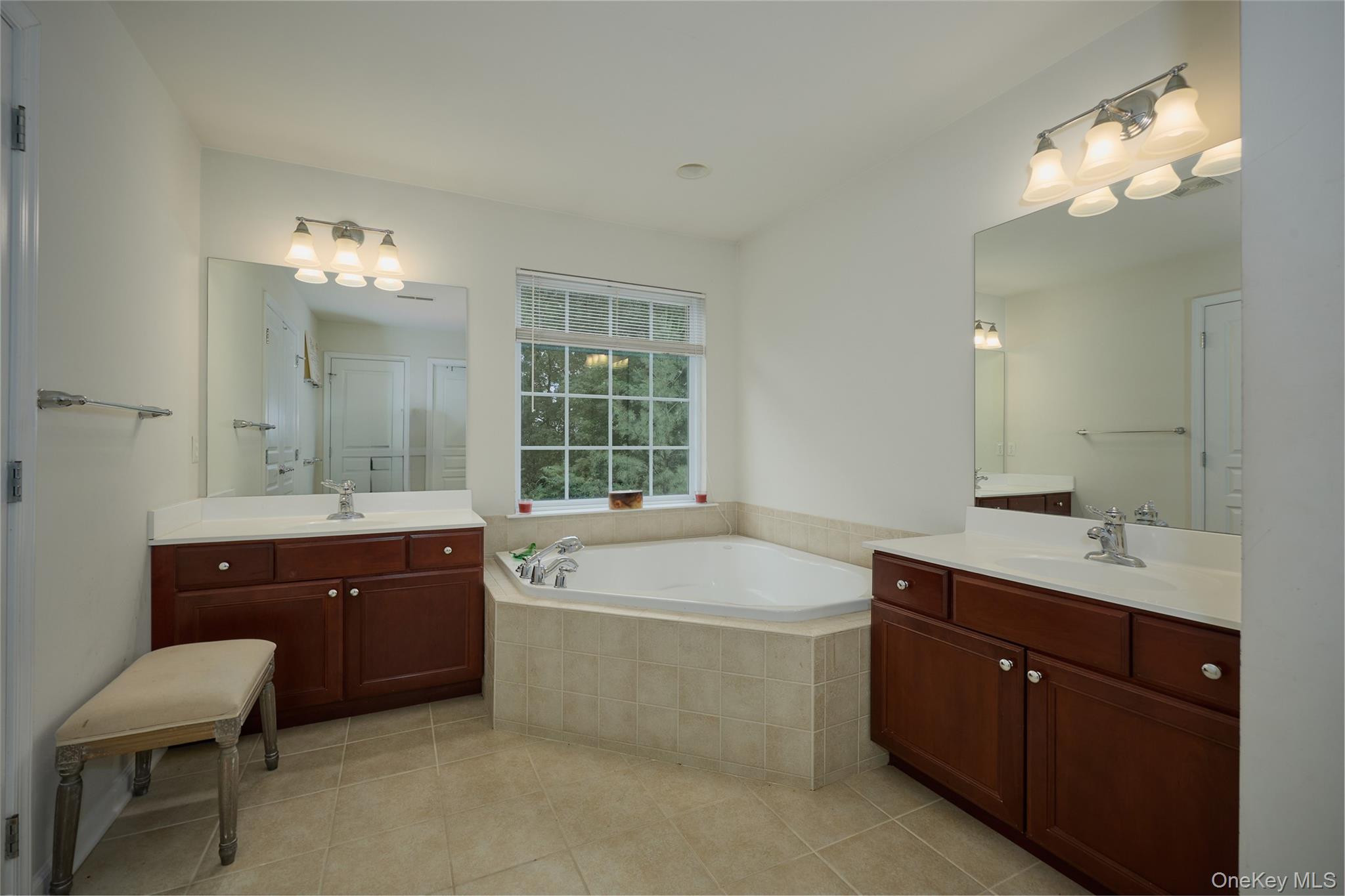 7 Bainbridge Place 404 Property Photo 20