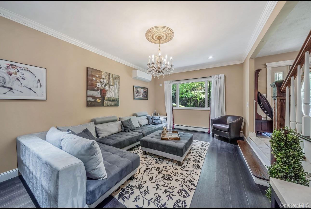 7 Resiak Court Property Photo 2