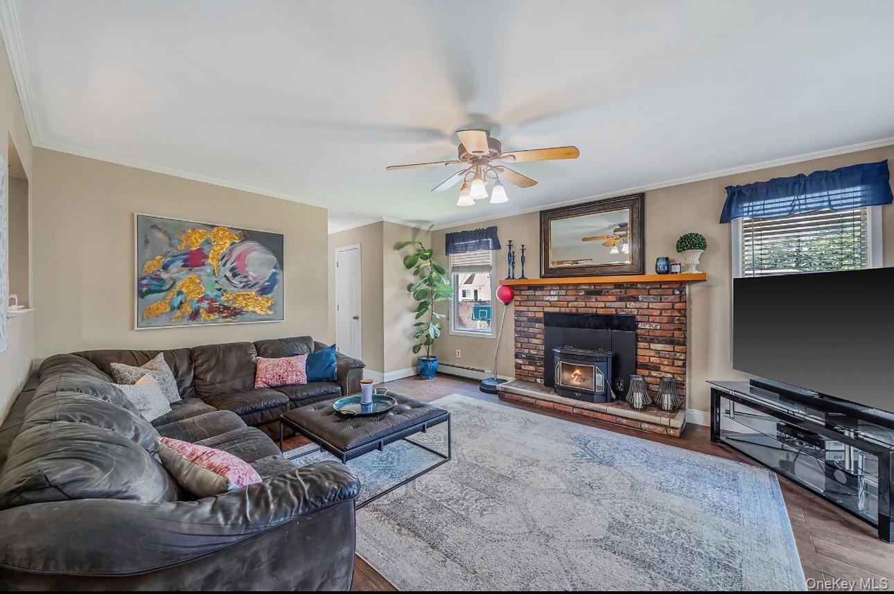 7 Resiak Court Property Photo 9