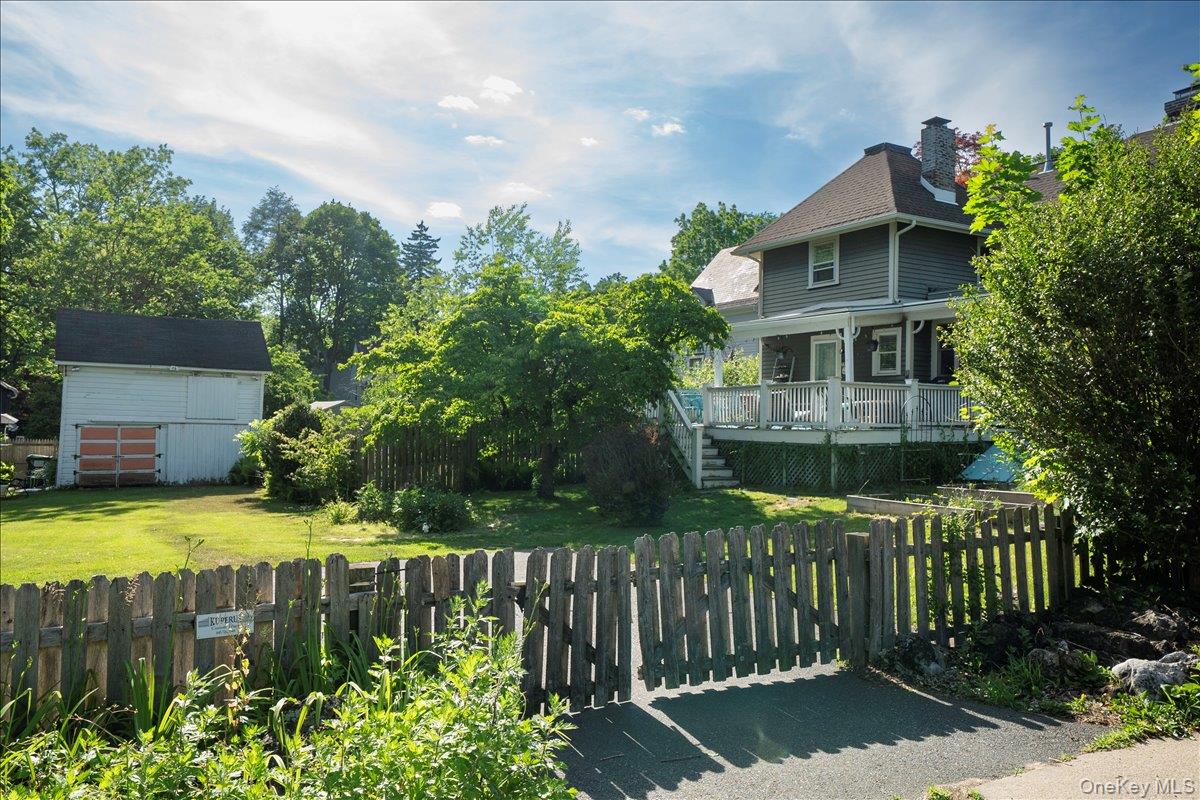 47 West Street Property Photo 3
