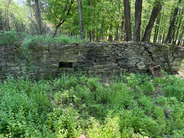 00 Polster Property Photo 2
