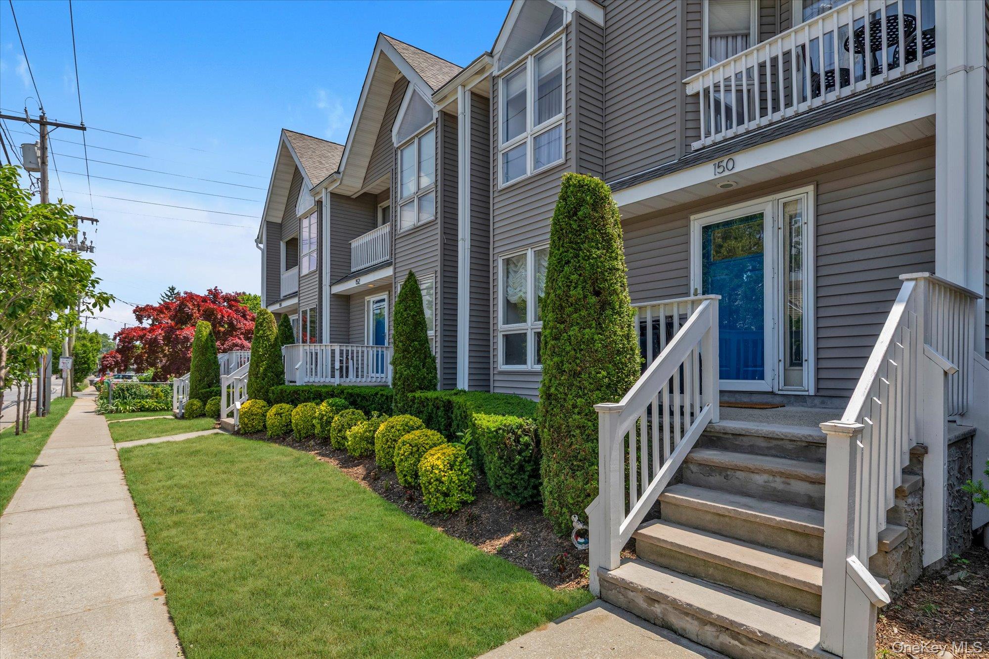 150 I U Willets Road Property Photo 1