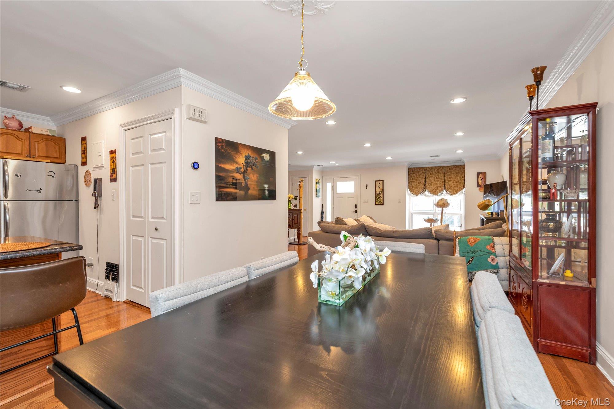 150 I U Willets Road Property Photo 7