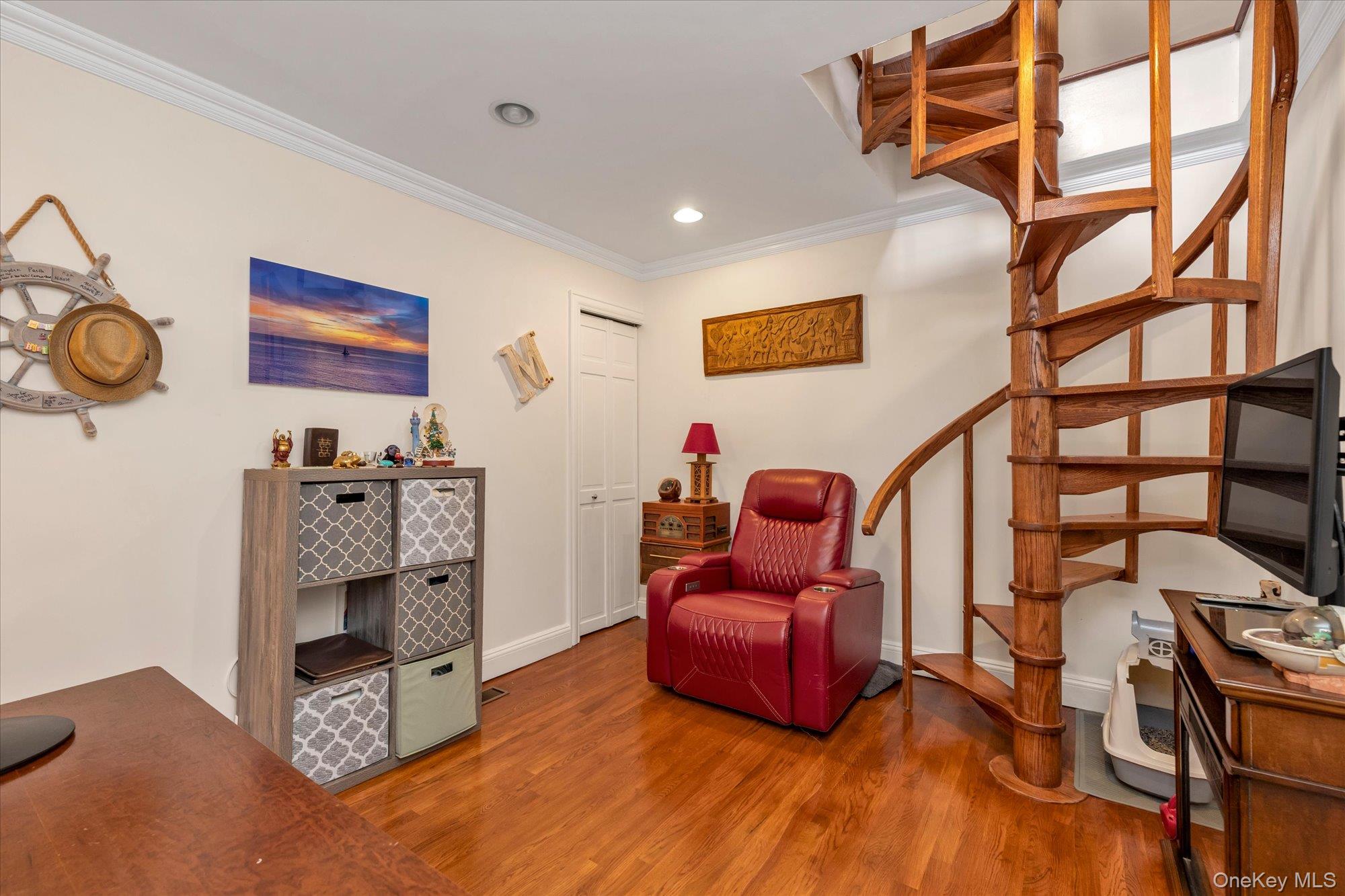 150 I U Willets Road Property Photo 17