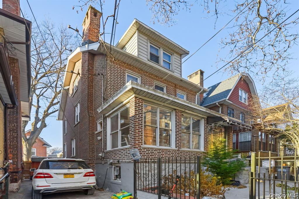 1955 Andrews Avenue Property Photo 1