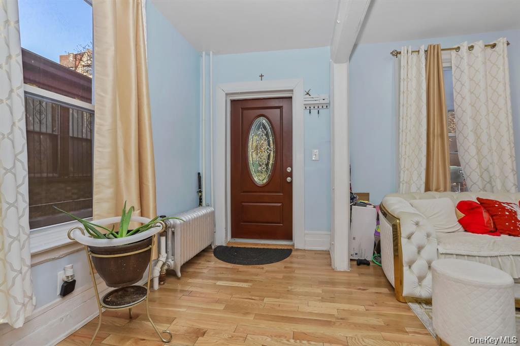 1955 Andrews Avenue Property Photo 4