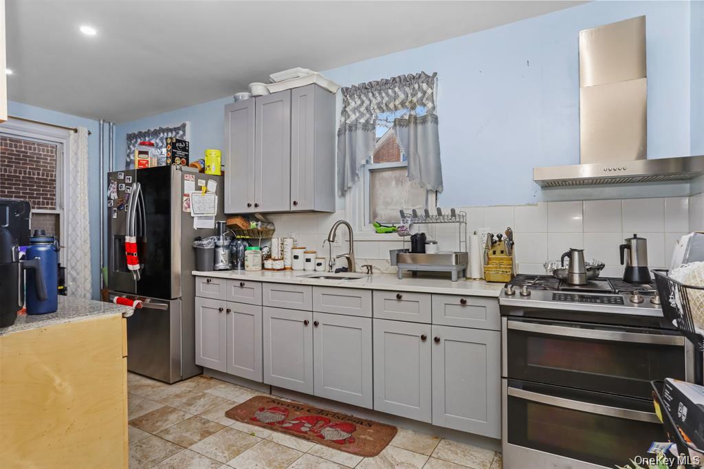 1955 Andrews Avenue Property Photo 12