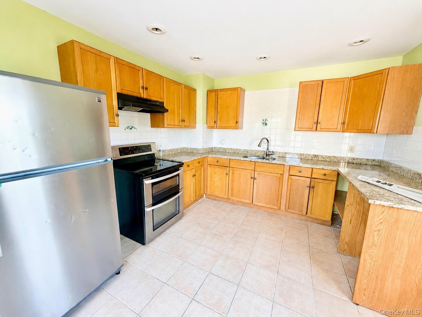 1011432 Property Photo 2
