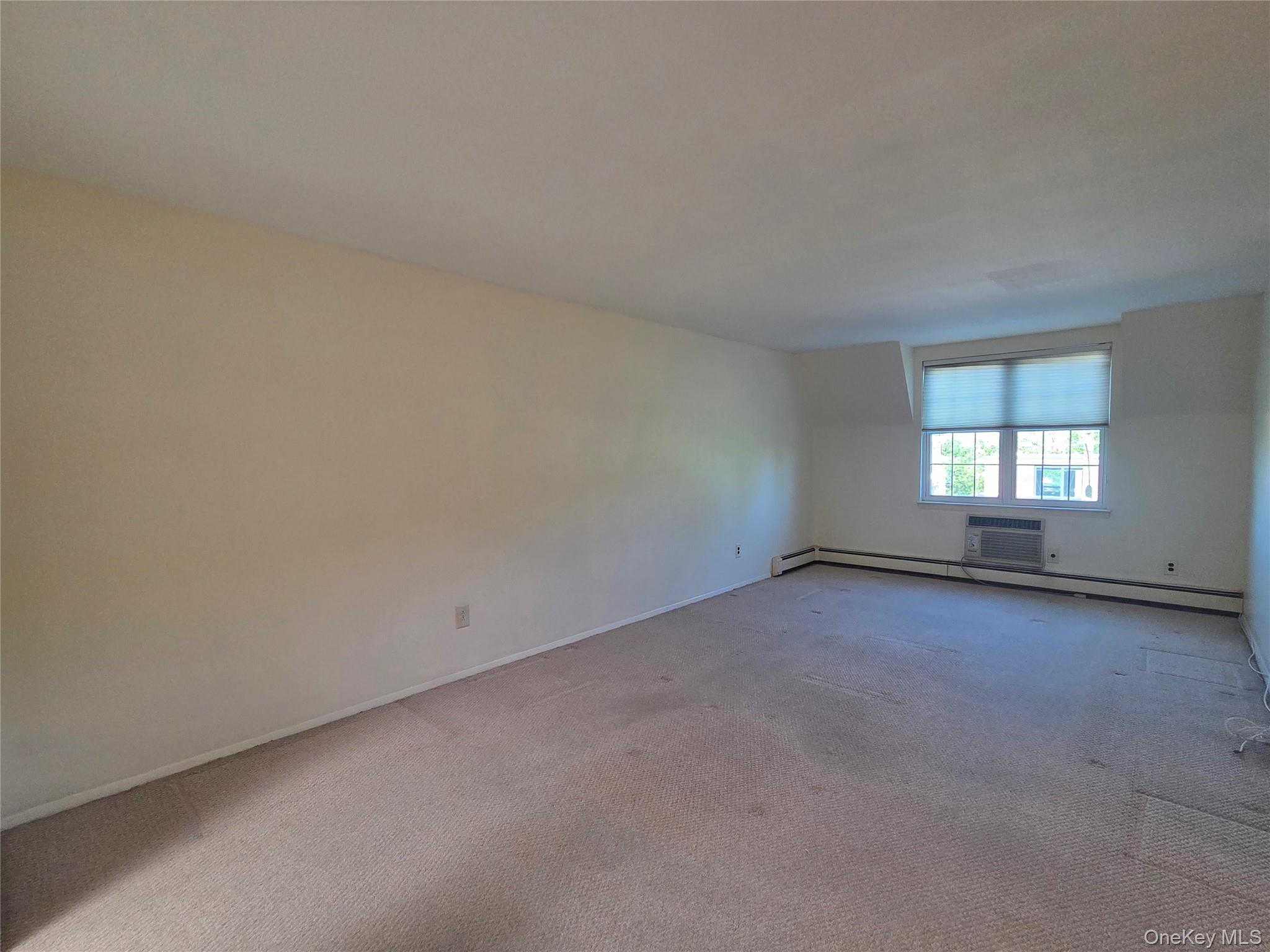 12-29 Diane Place 195 U Property Photo 7