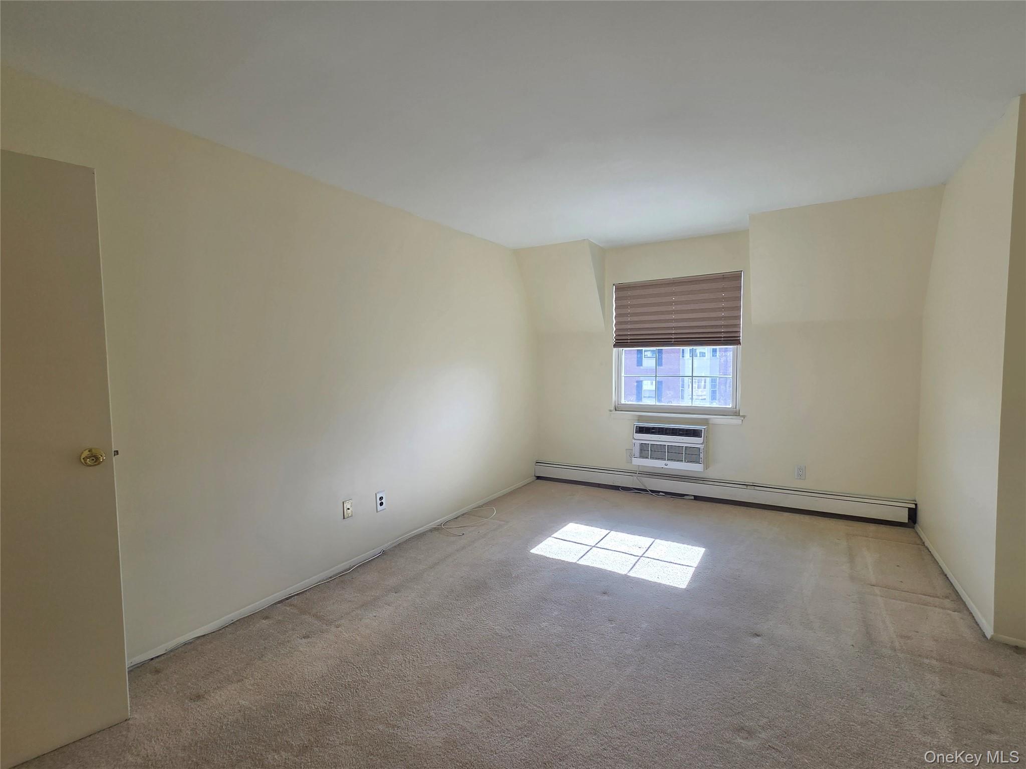 12-29 Diane Place 195 U Property Photo 18