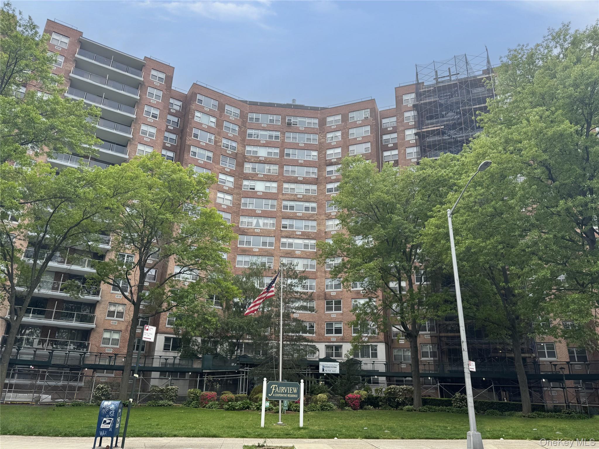61-20 Grand Central Parkway A1 Property Photo 1