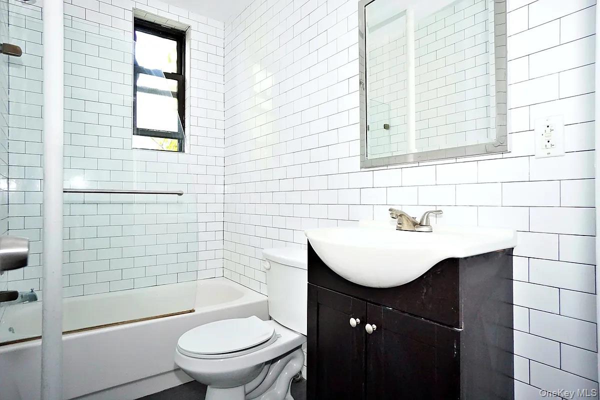 1856 Madison Street Property Photo 6