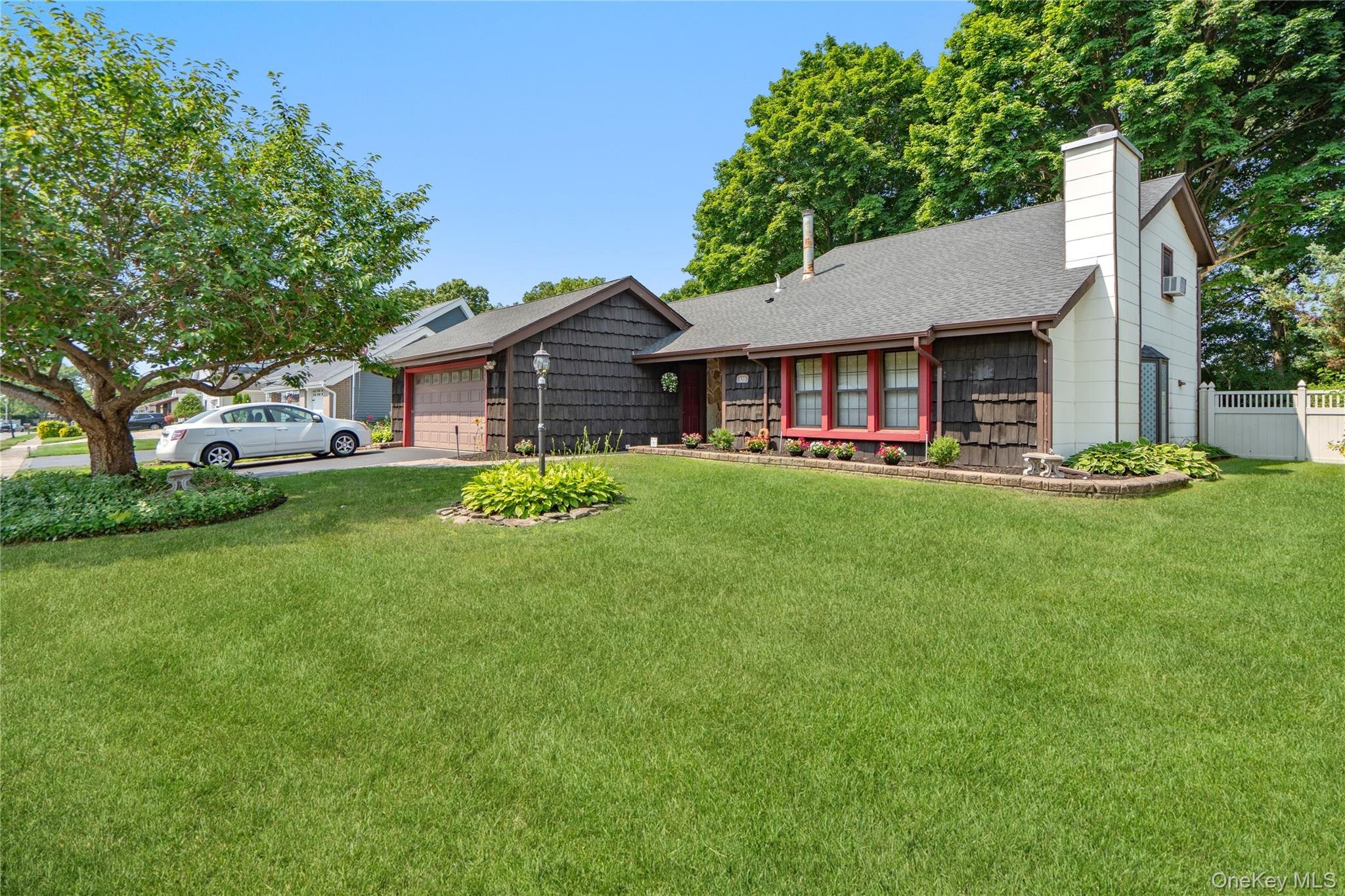 820 Greenbelt Parkway Property Photo 1