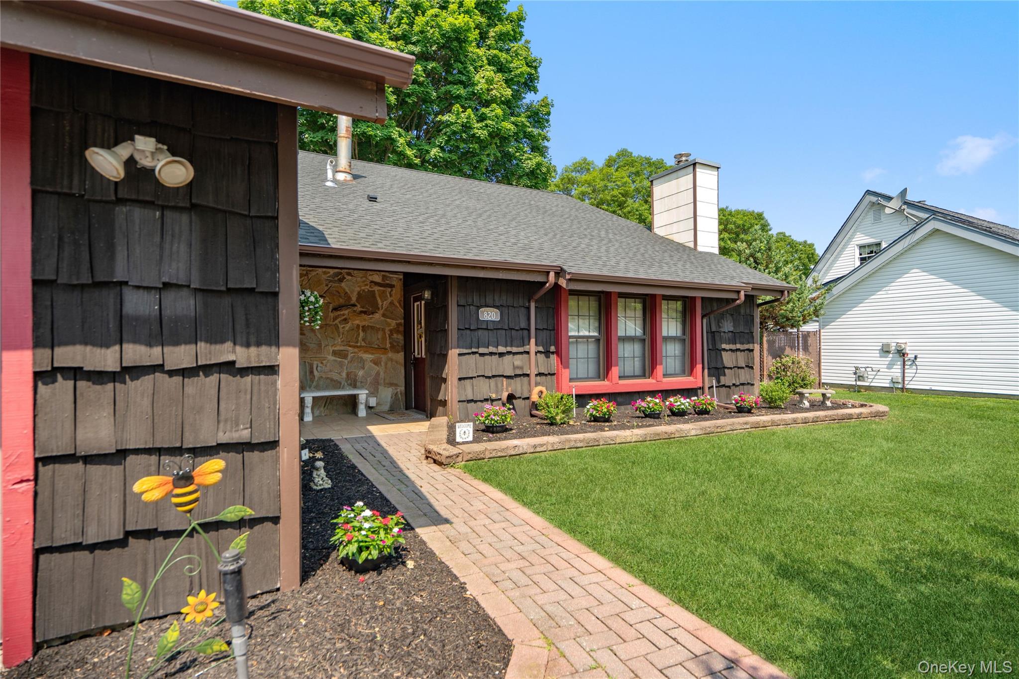 820 Greenbelt Parkway Property Photo 2