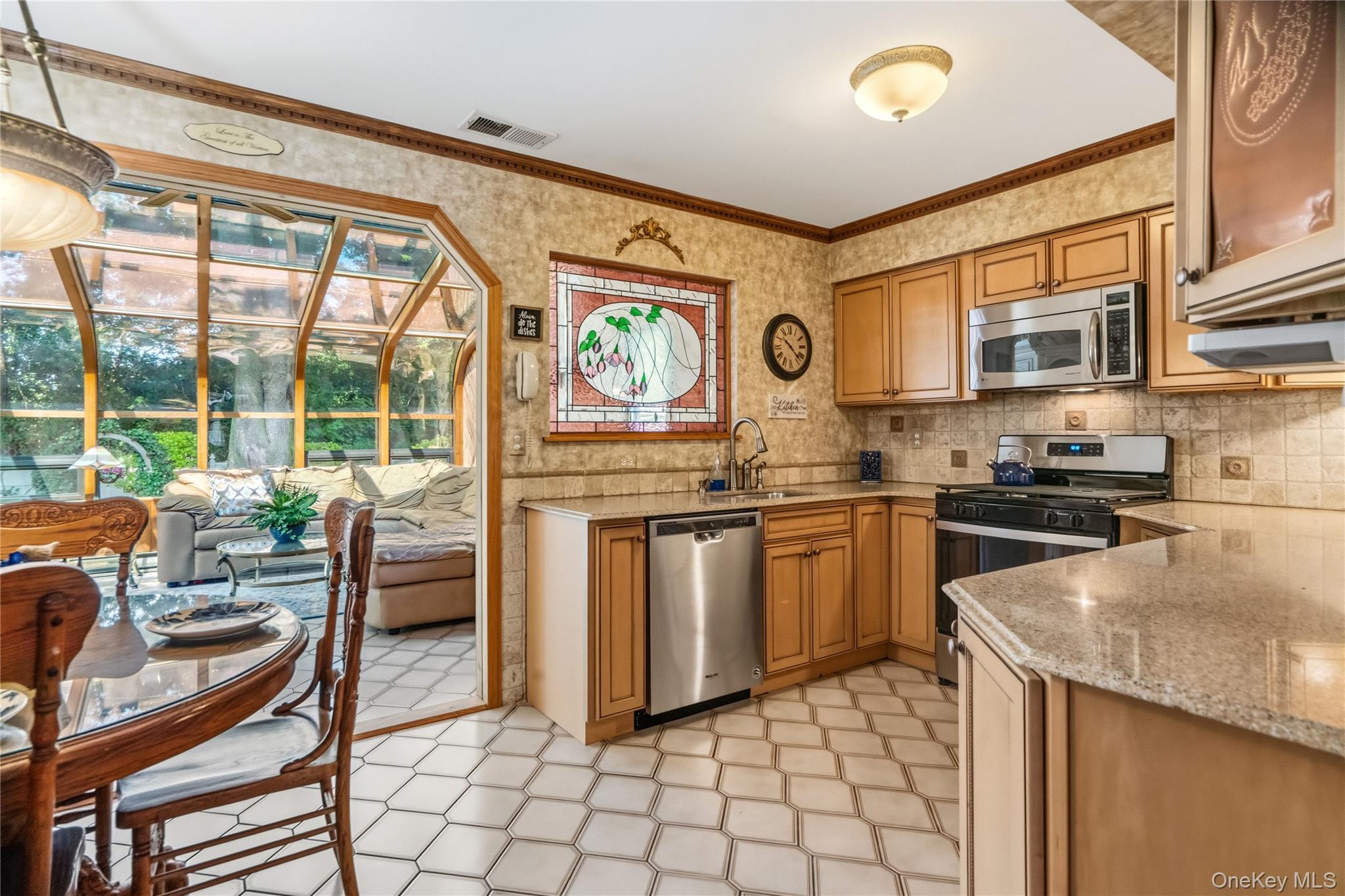 820 Greenbelt Parkway Property Photo 13