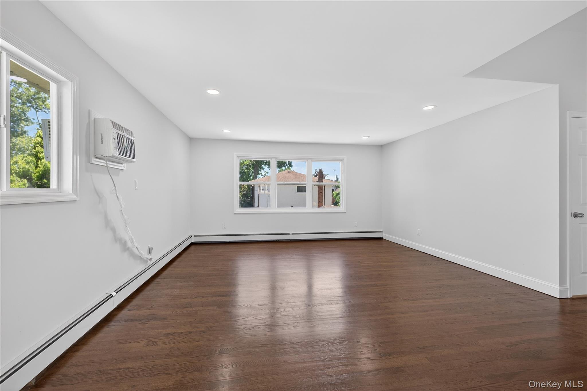 370 Chelsea Avenue Property Photo 8