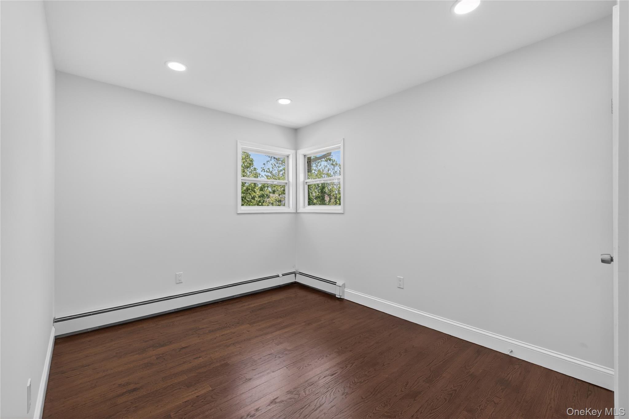370 Chelsea Avenue Property Photo 19