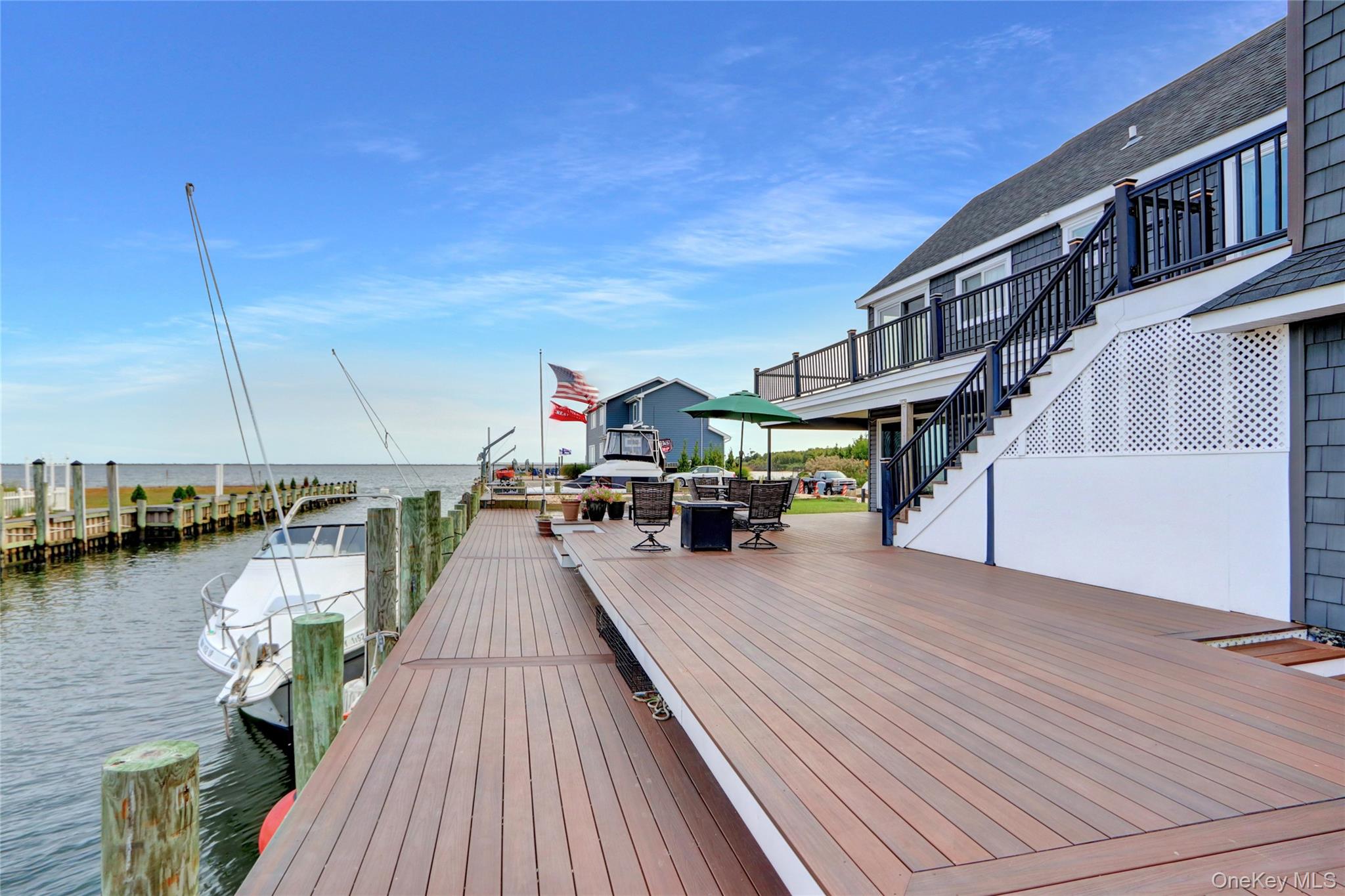 998 Pacific Street Property Photo 3