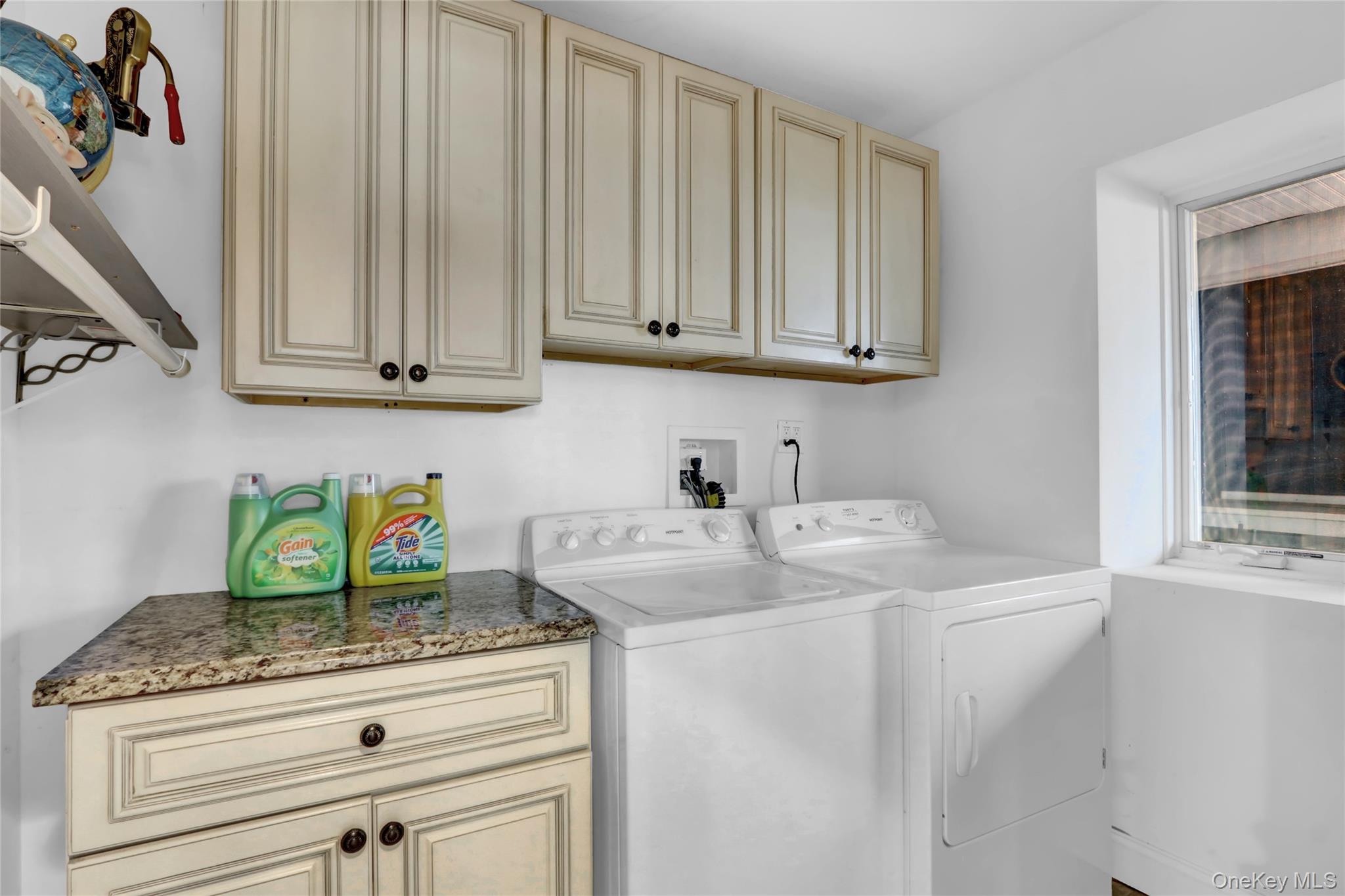 998 Pacific Street Property Photo 24