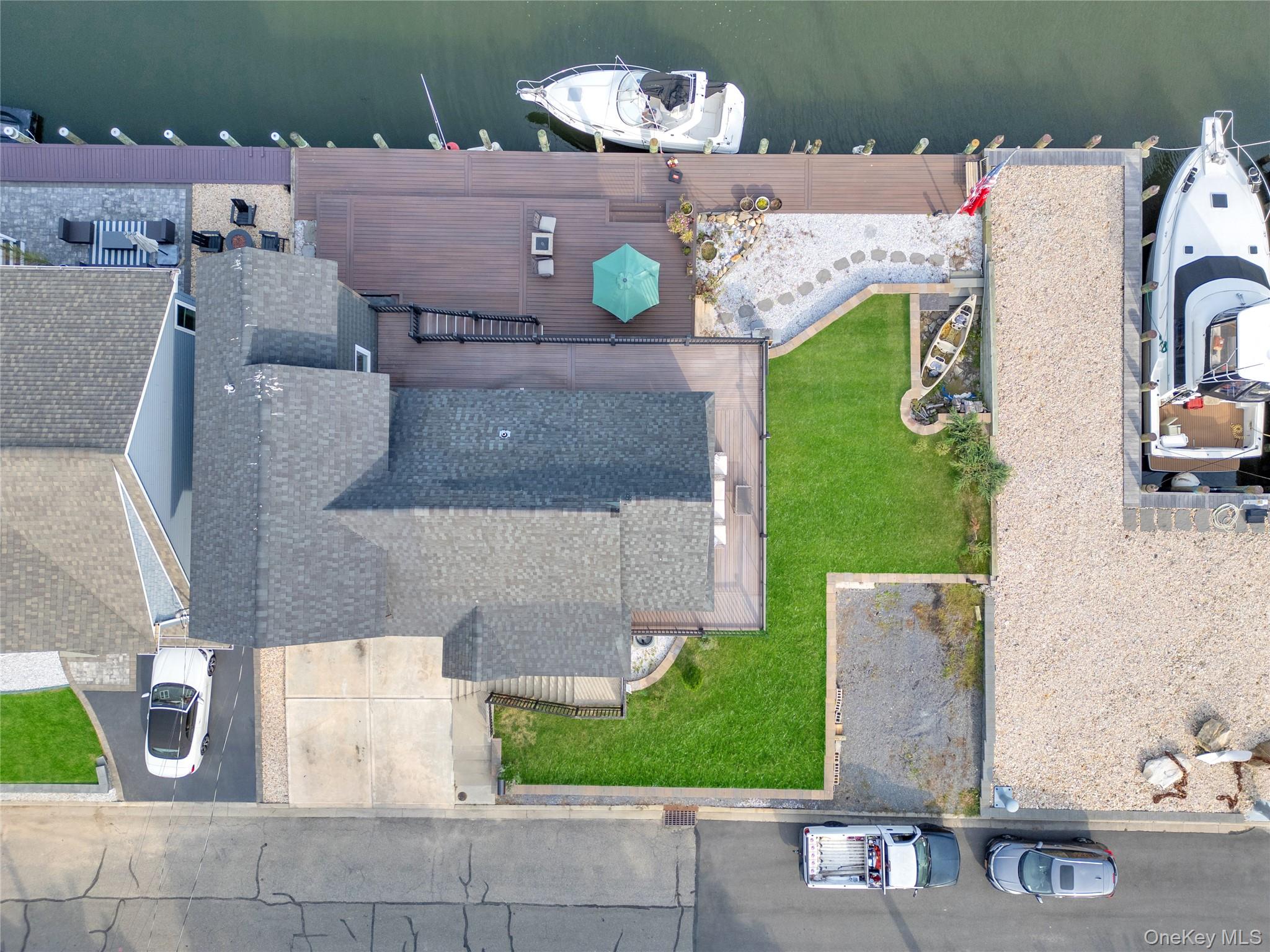 998 Pacific Street Property Photo 32