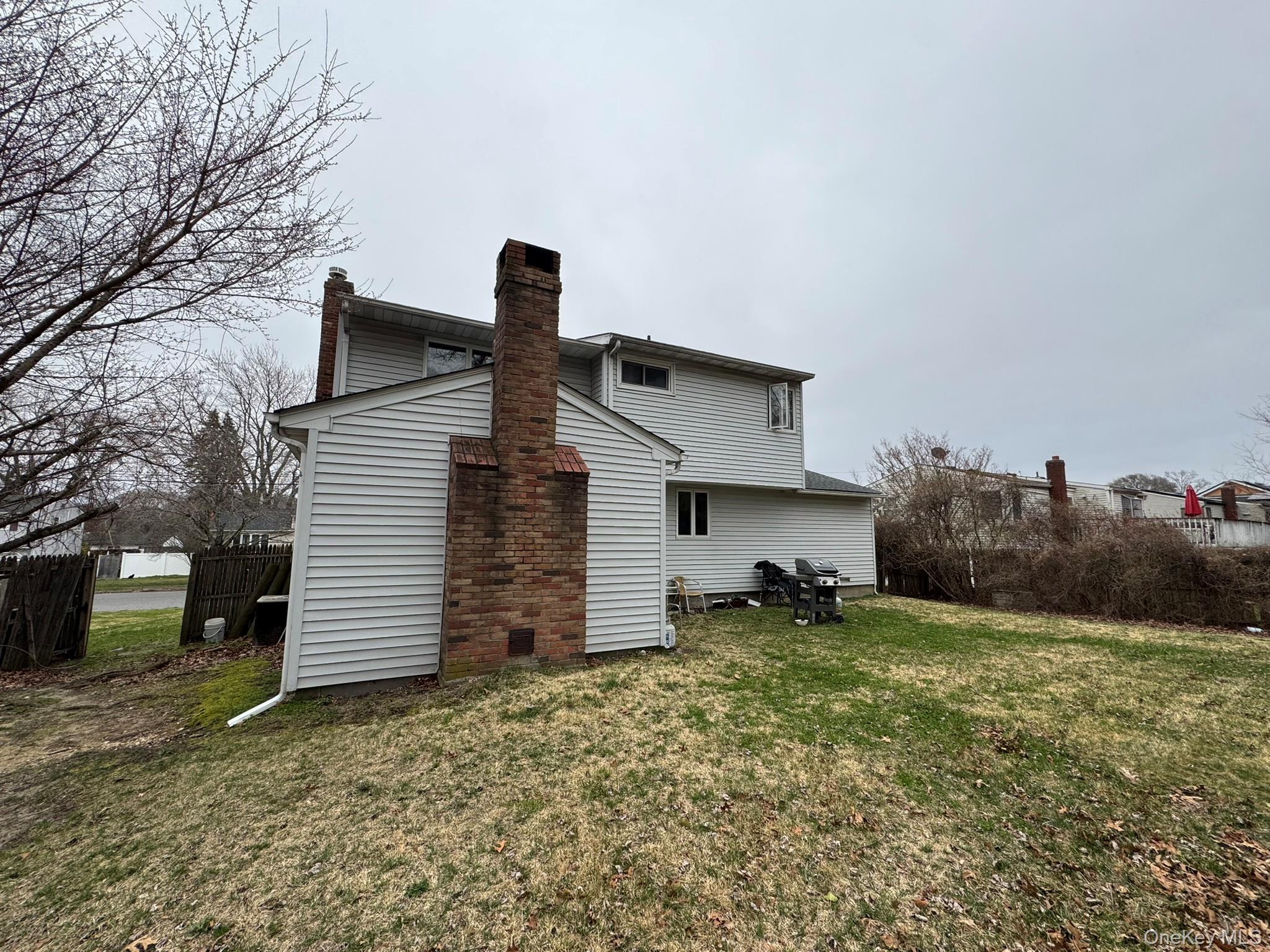 18 Willow Street Property Photo 3