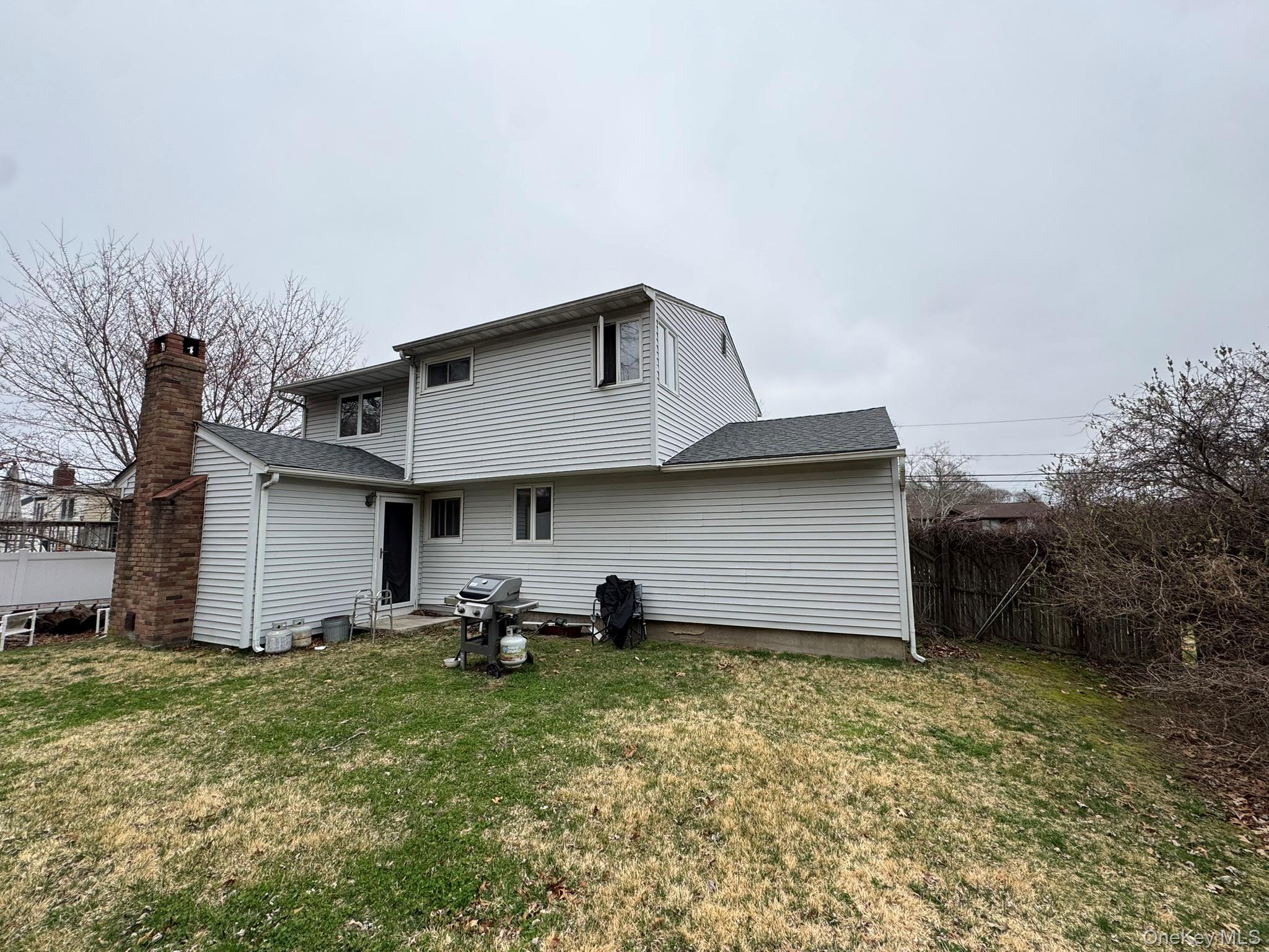 18 Willow Street Property Photo 4