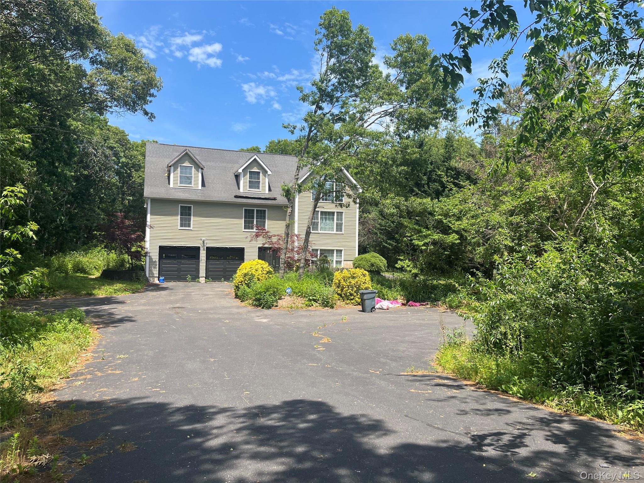 131 Long Island Avenue Property Photo 1