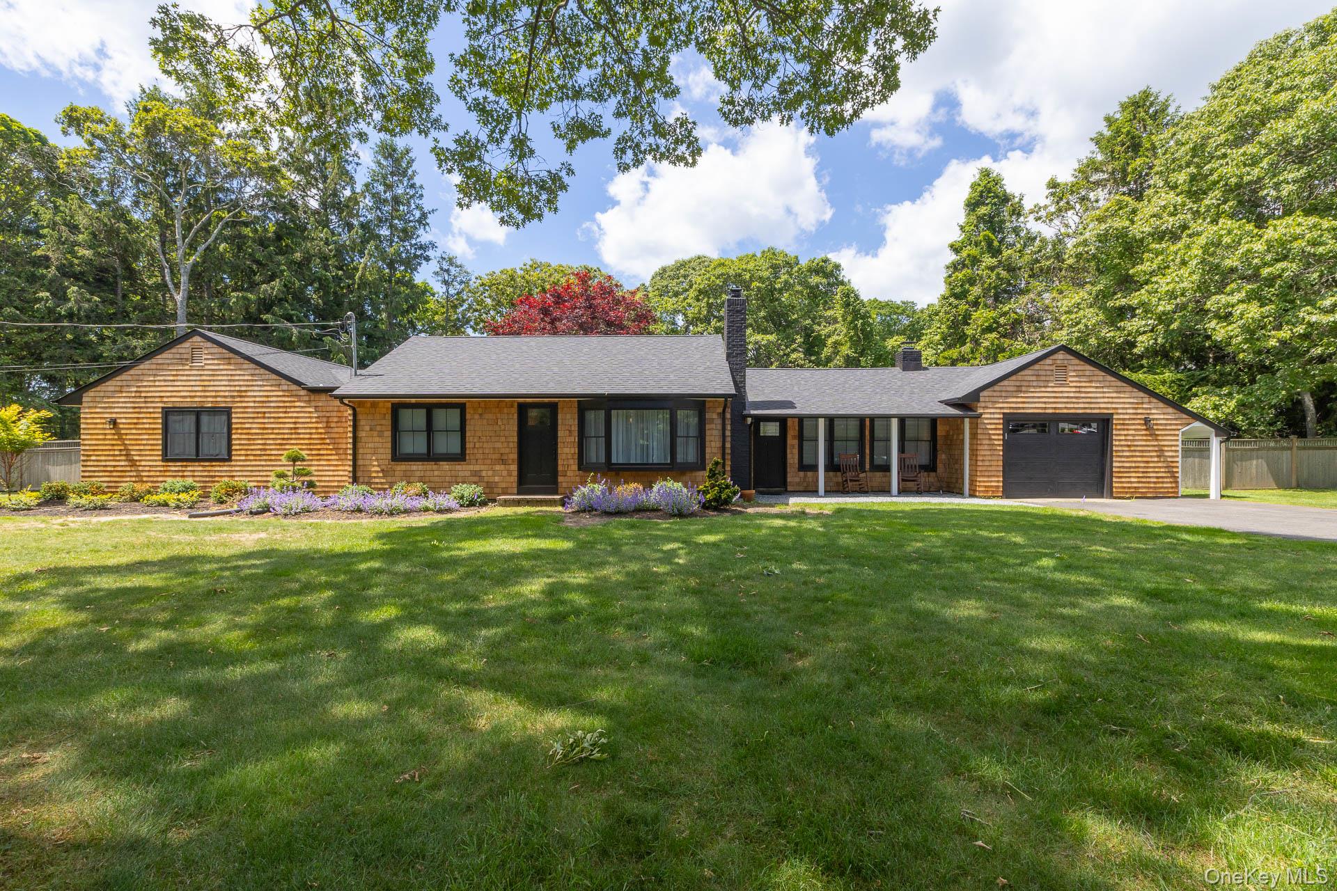 19 Groveland Avenue Property Photo 1