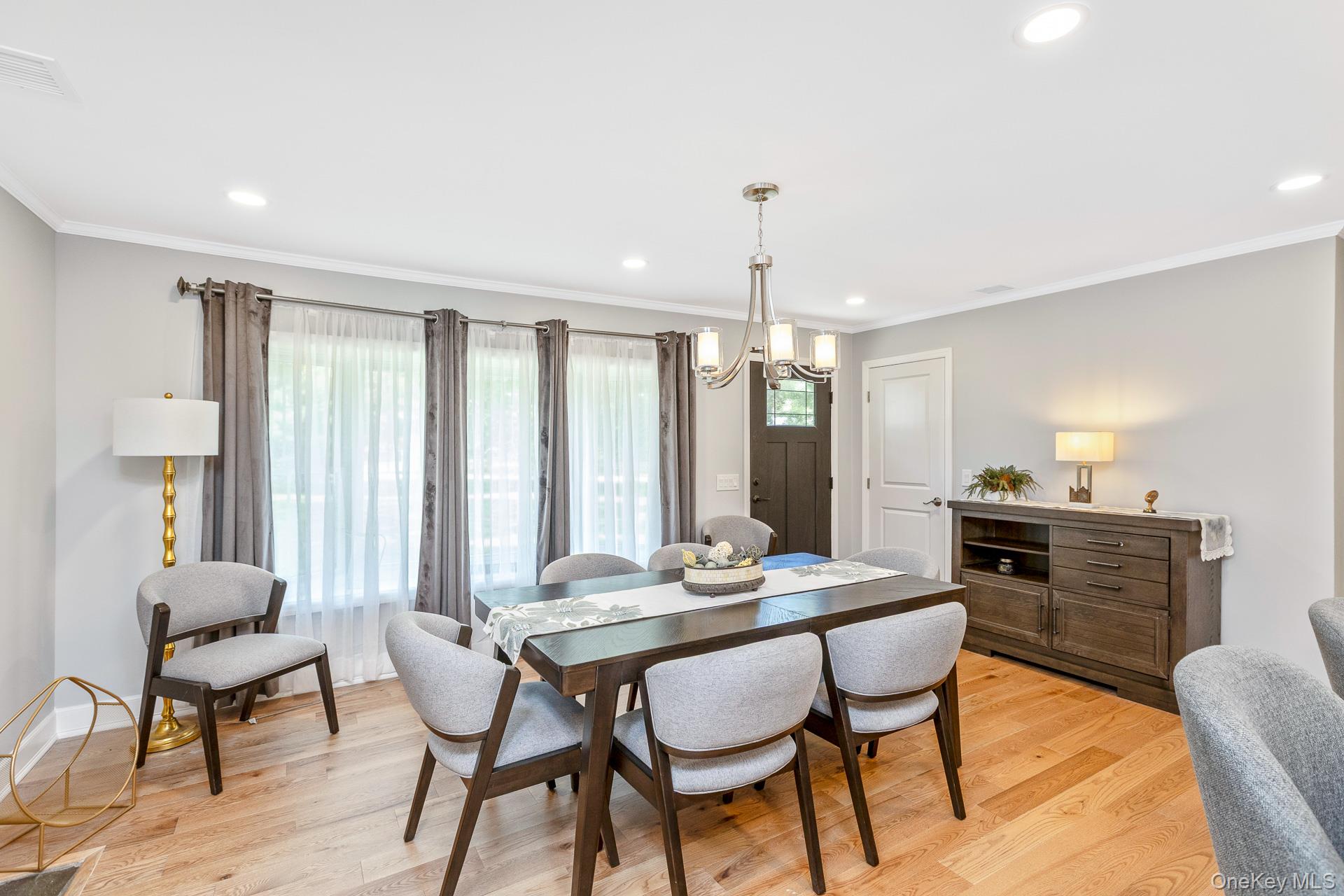 19 Groveland Avenue Property Photo 6