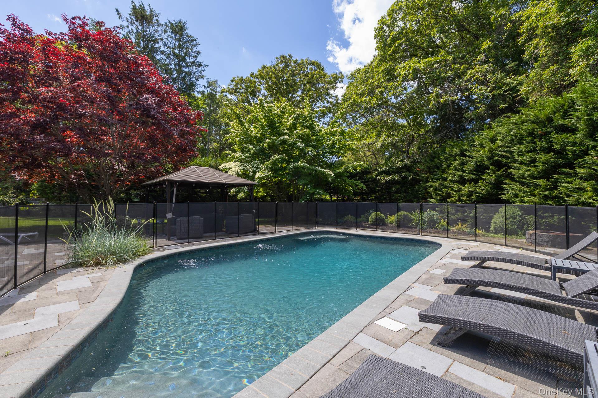19 Groveland Avenue Property Photo 32