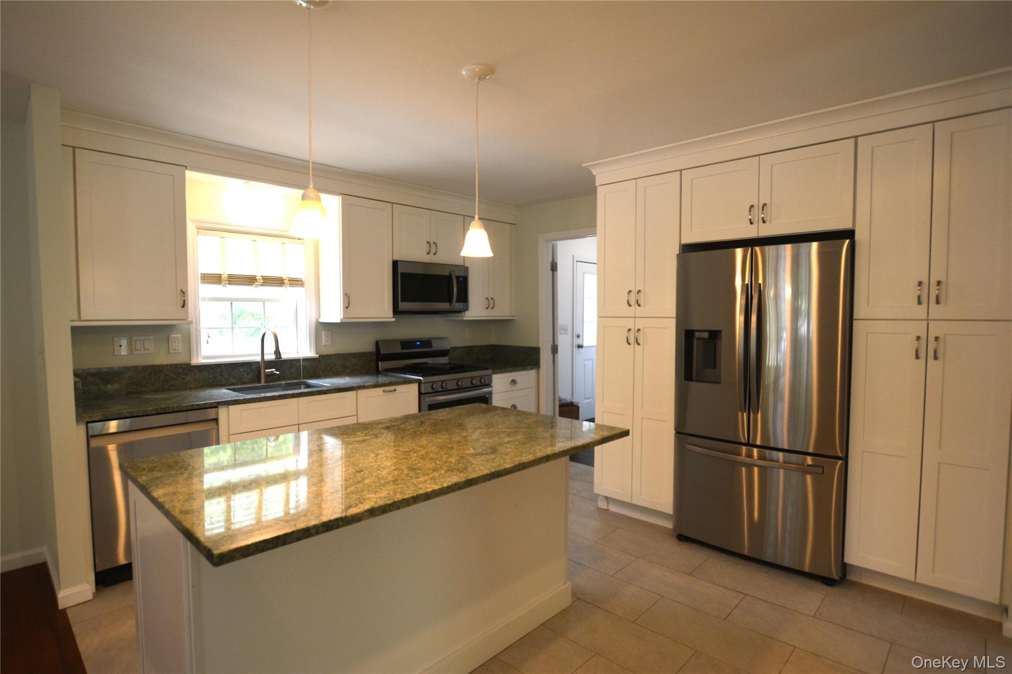 1661 Old Country Road 516 Property Photo 9