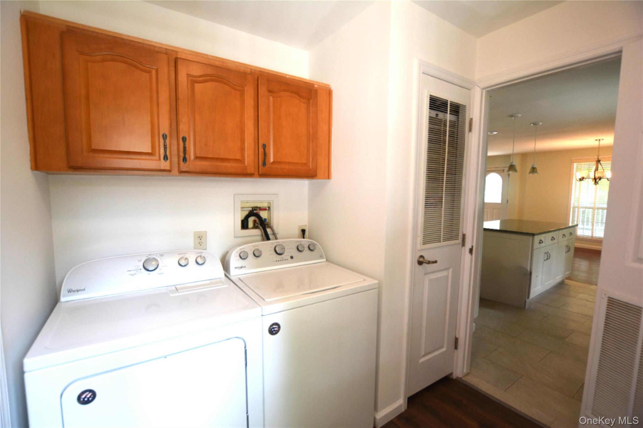 1661 Old Country Road 516 Property Photo 12