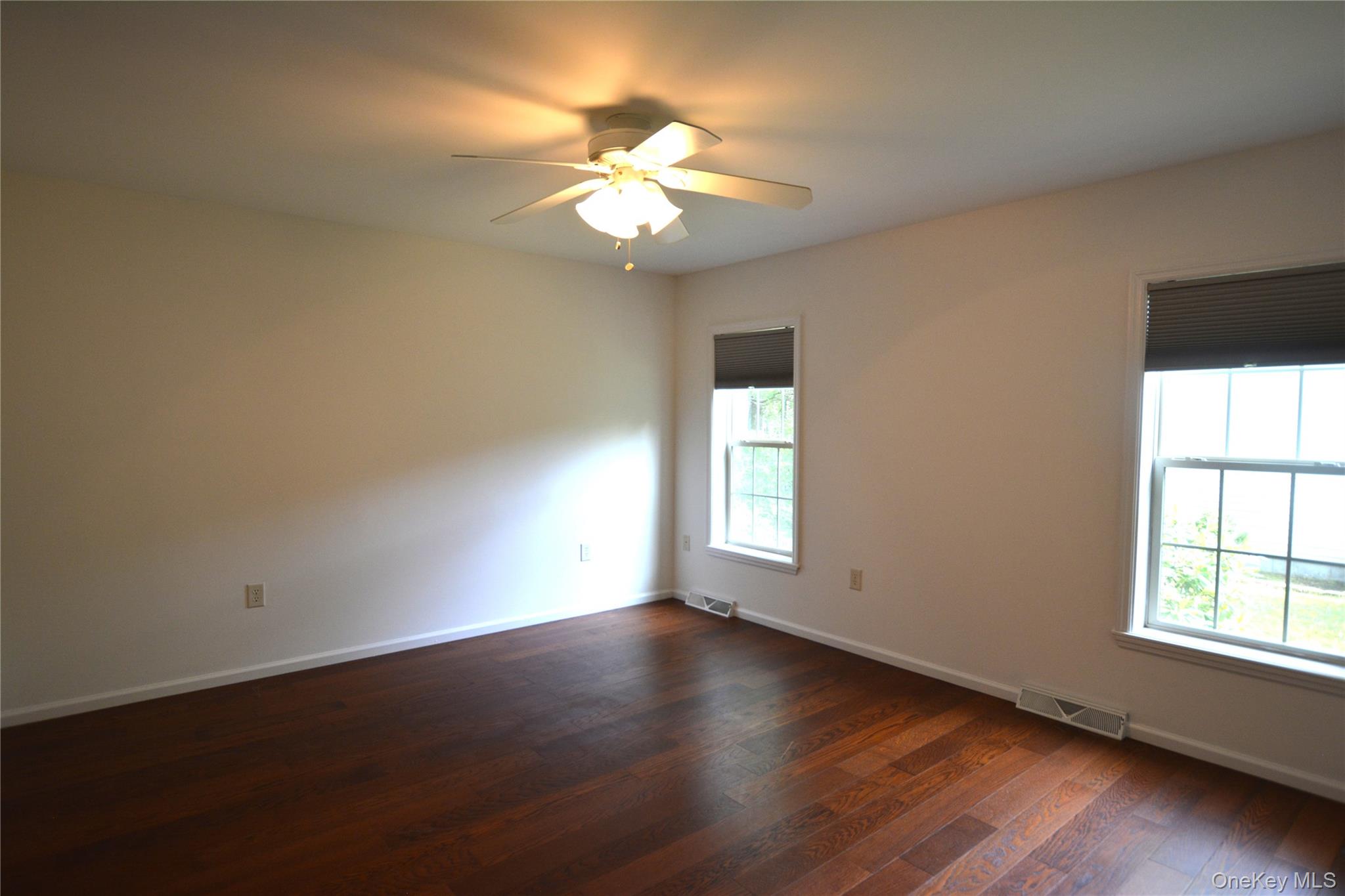 1661 Old Country Road 516 Property Photo 15