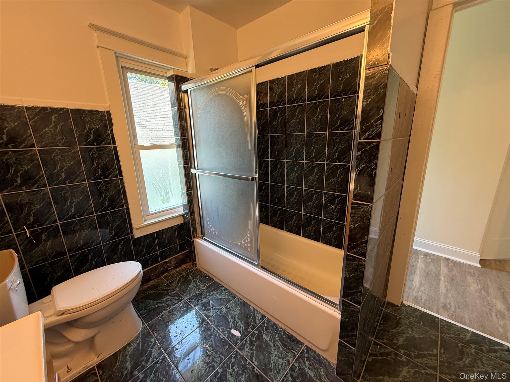 174 Center Street Property Photo 9