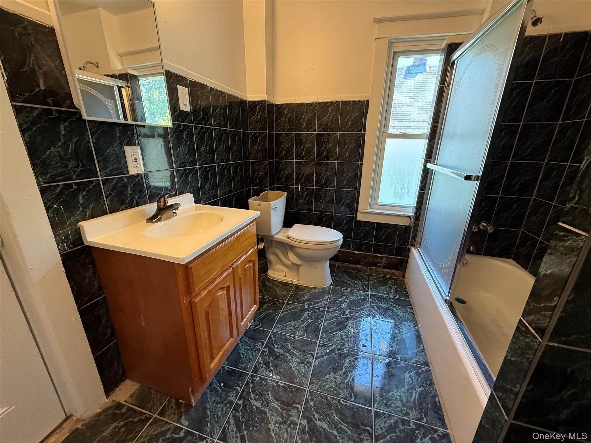 174 Center Street Property Photo 10