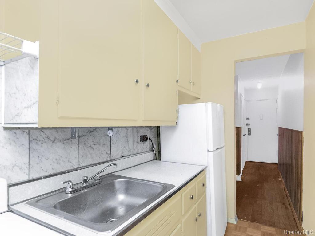 525 West 236th Street 6g Property Photo 4