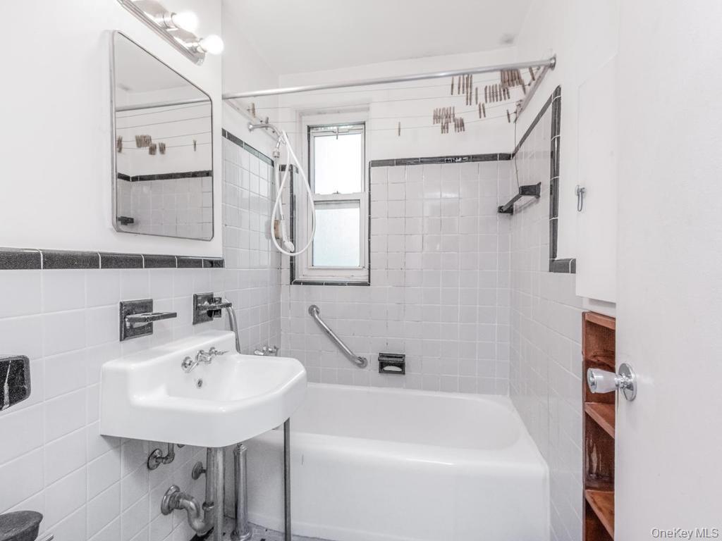 525 West 236th Street 6g Property Photo 6