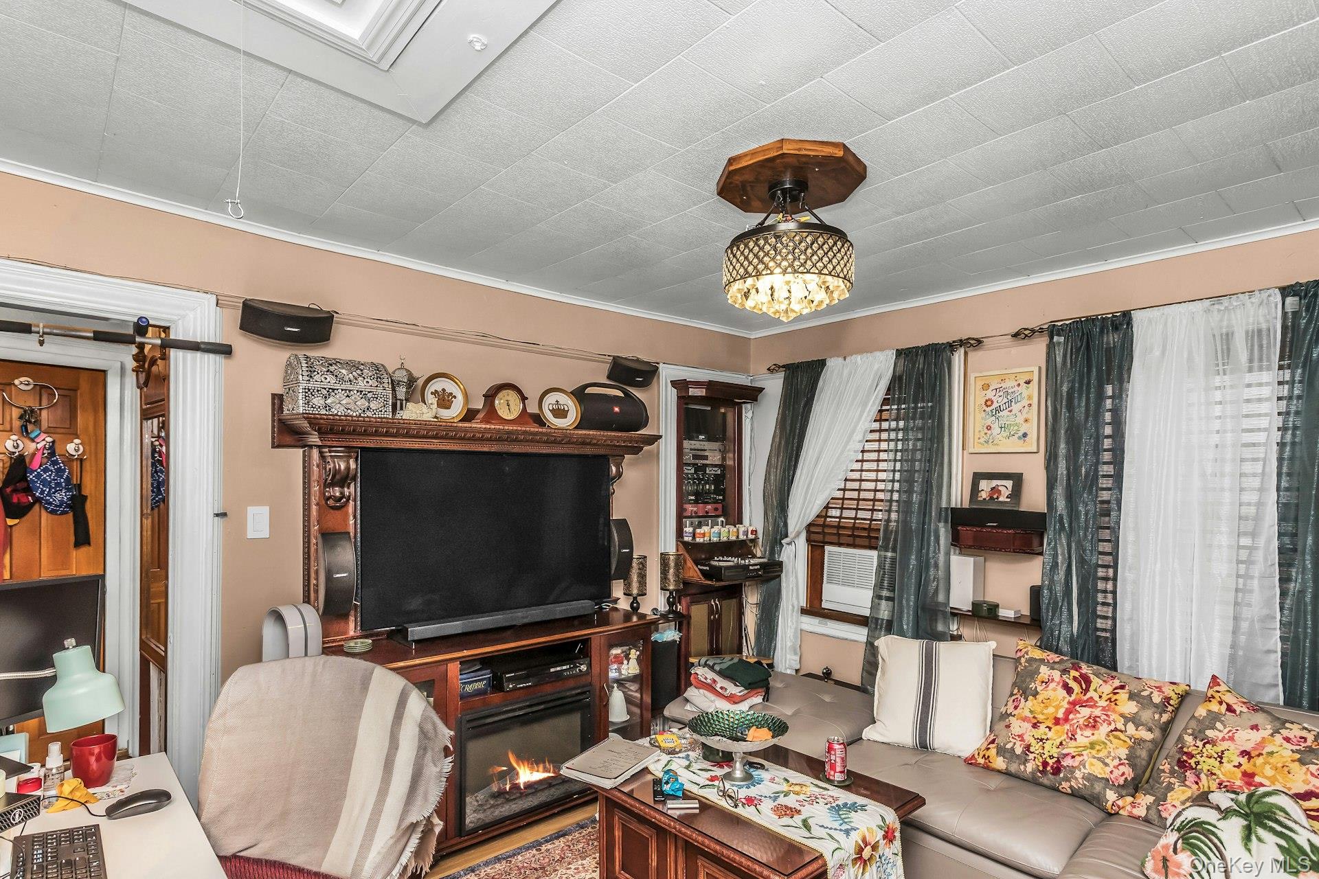19804 Hillside Avenue Property Photo 16