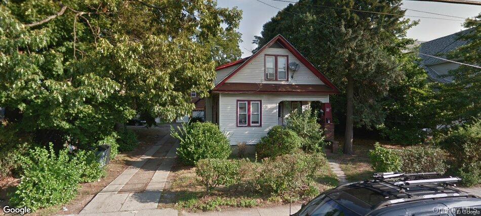 21 E Clinton Avenue Property Photo 1